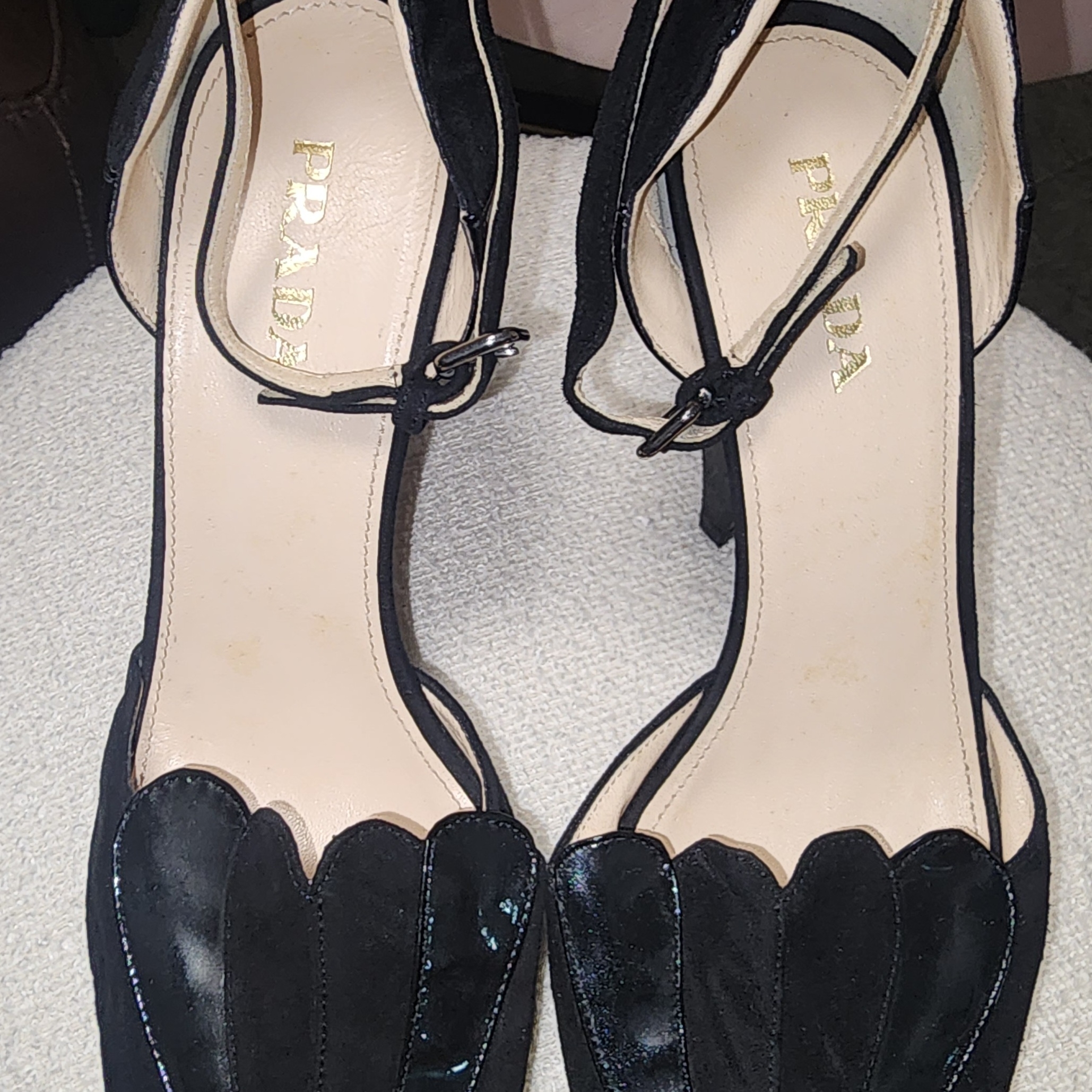 Prada Camoscio Taffetas Pumps Black Patent / Suede Leather Size 39 Italy